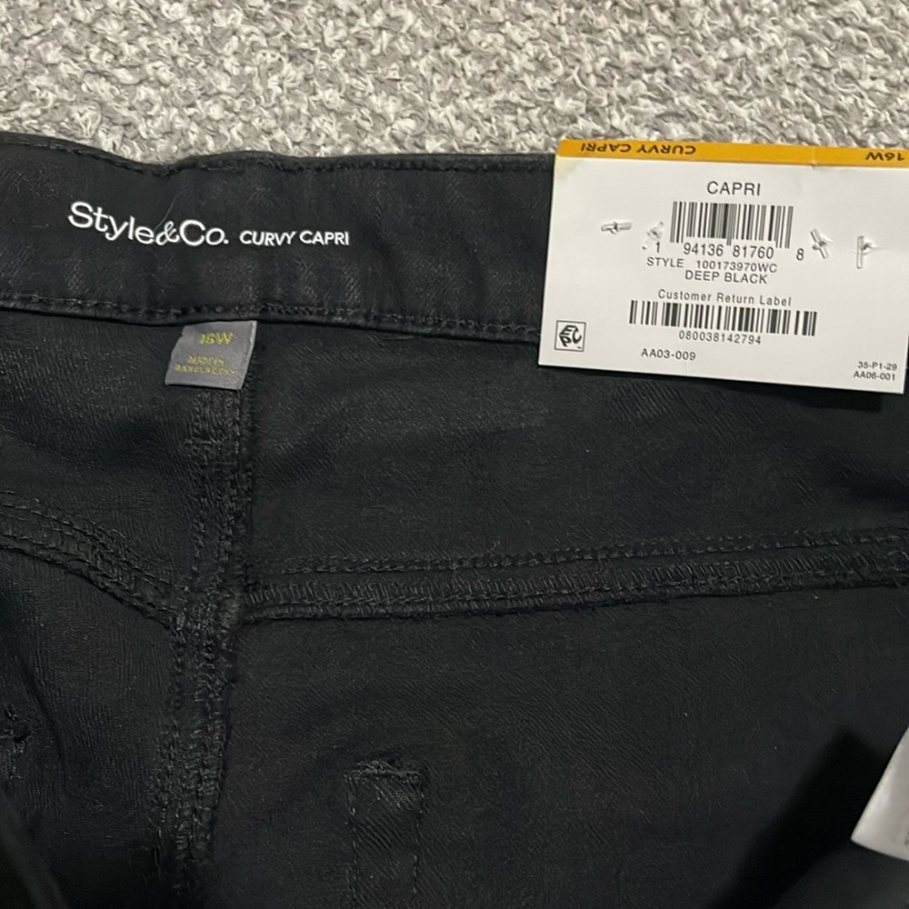 NWT- Style & Co - 14P. Curvy Capri - Picture 5 of 7